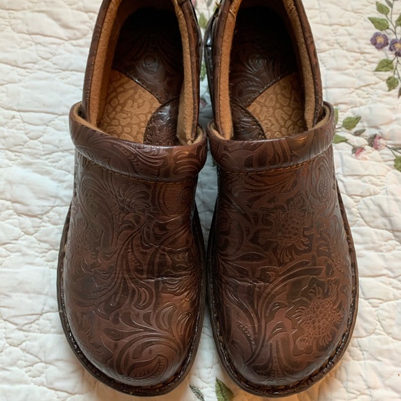 B.Ø.C Clogs - Picture 2 of 2